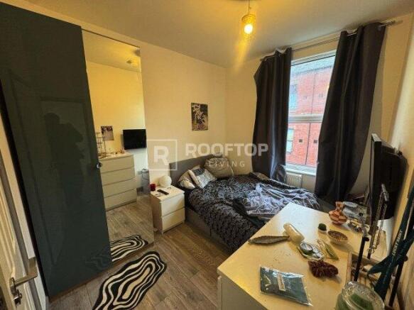 4 bed House Share to rent Image 10