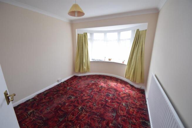 25 Farmlands Way bed one.JPG
