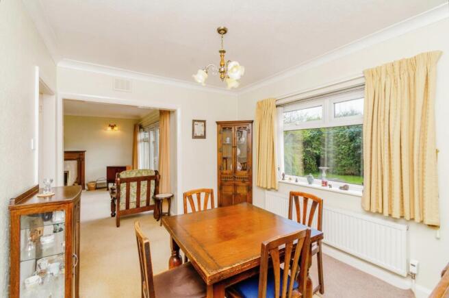 Lounge/Dining Room