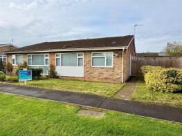 6, Acorn Green, Hailsham BN27 1TB