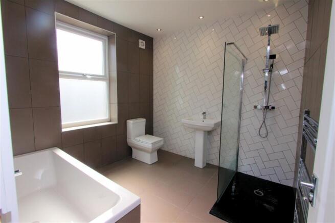 3 bed Terraced to rent Image 7