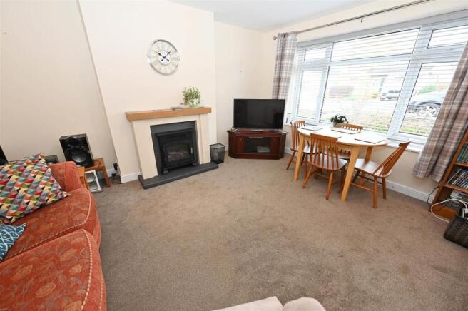 2 bed Semi-Detached Bungalow for sale Image 4
