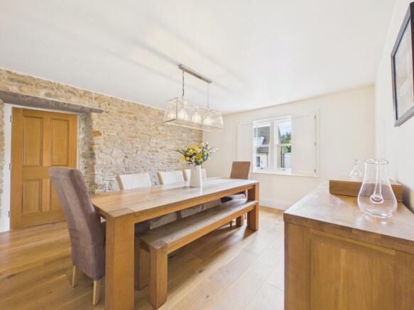 4 bed Detached for sale Image 10