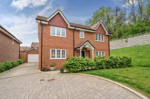 32, Walton Close, Alton GU34 1GY