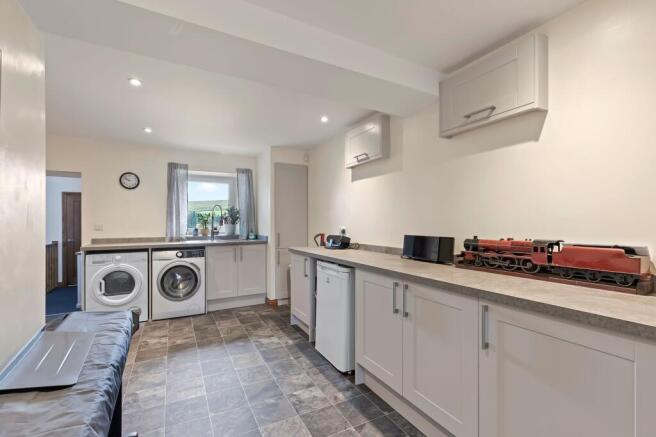 3 bed Town House for sale Image 6