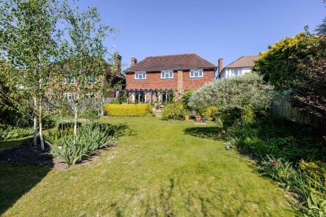 Ewhurst Avenue, Sanderstead, Surrey, CR2 0DH