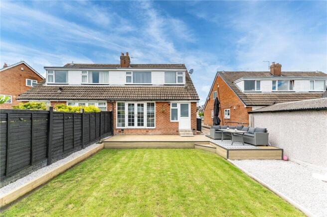 Lampards Close