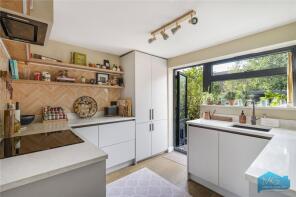 Flat 11, Netherwood, High Road, East Finchley, London N2 8HH