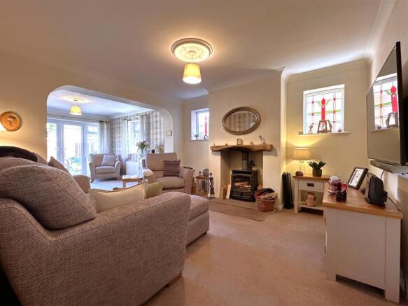 Lovely Lounge 890