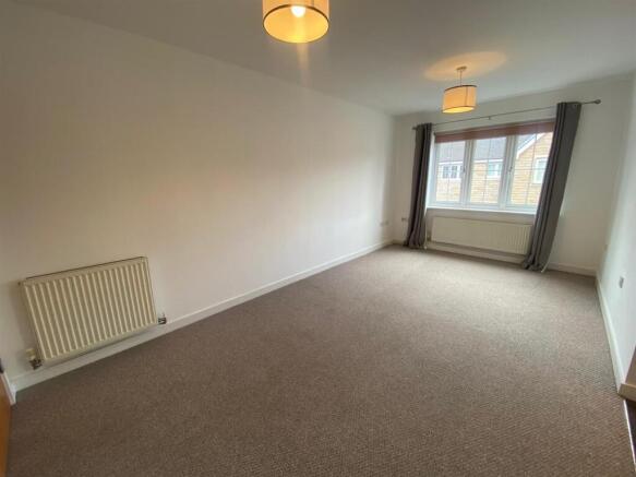 2 bed Apartment to rent Image 5