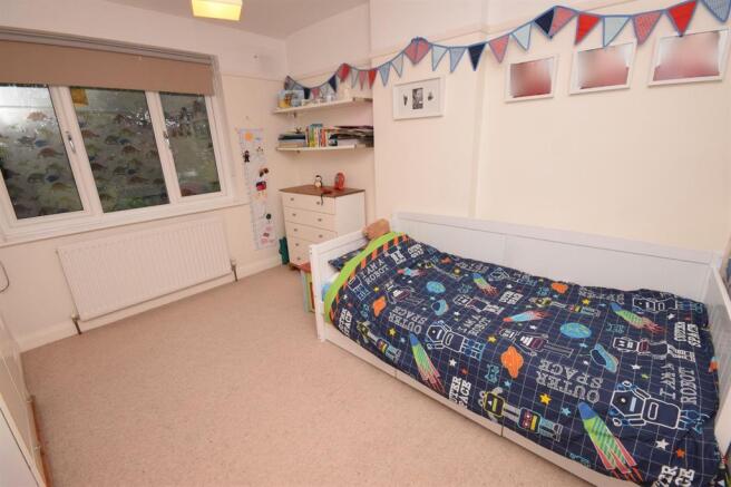 BEDROOM 2
