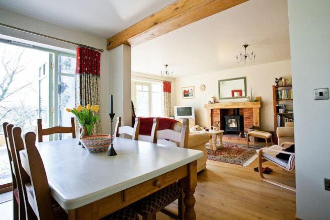LIVING DINING AREA