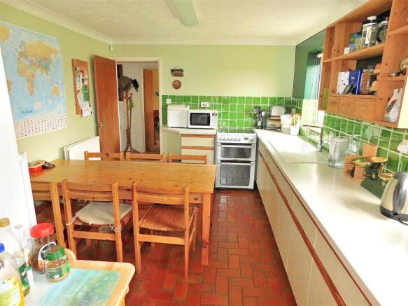 KITCHEN BREAKFAST 2.JPG
