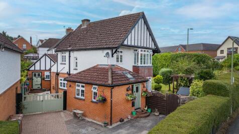 Lansdowne Avenue, Andover, SP10 2LY