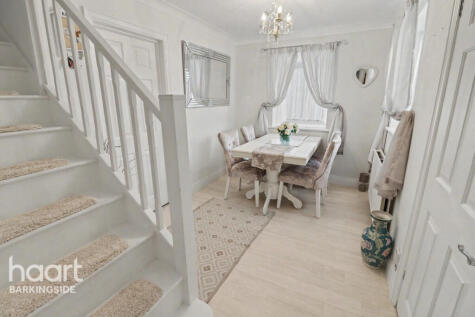 Peel Place, Clayhall