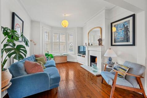 Springfield Lane, Weybridge, KT13