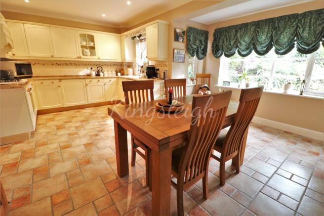 Kitchen/Breakfast Rm