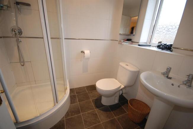 a ensuite.jpg