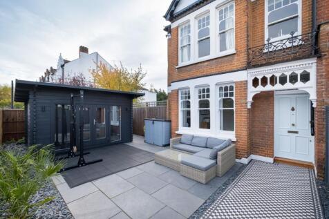 Salford Road, London, SW2