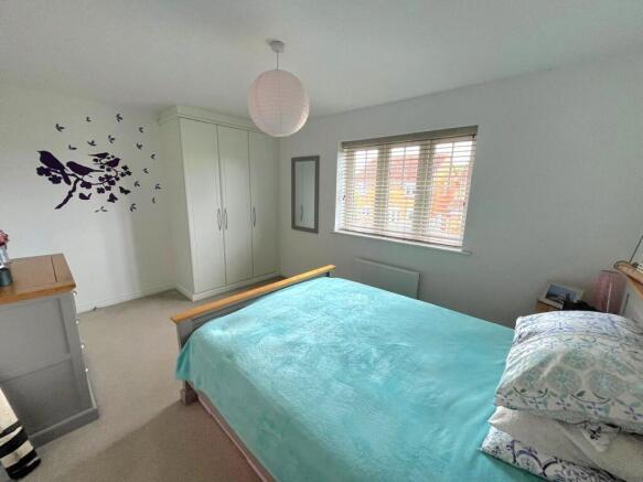 4 bed Detached for sale Image 9