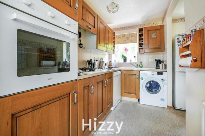 Aylward Close, Hadleigh photo 4