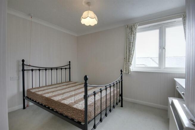 2 bed Flat for sale Image 8
