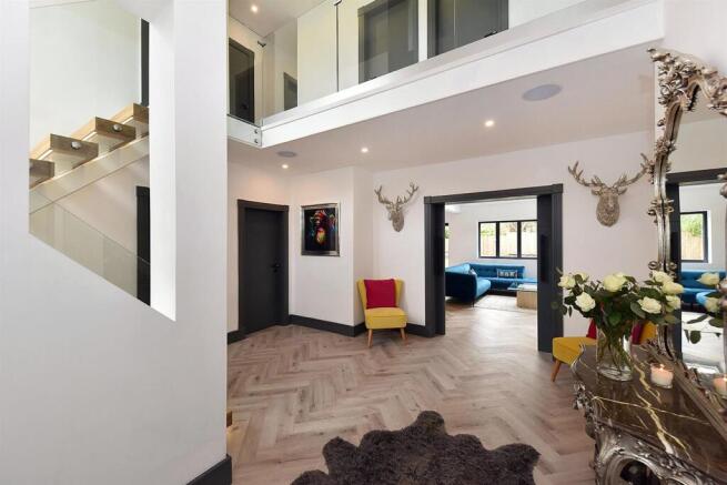 Holmlee Way, Prestbury photo 4
