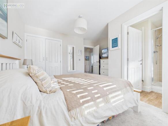 Bedroom 1.jpg
