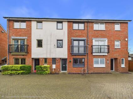Delrogue Road, Crawley, RH11