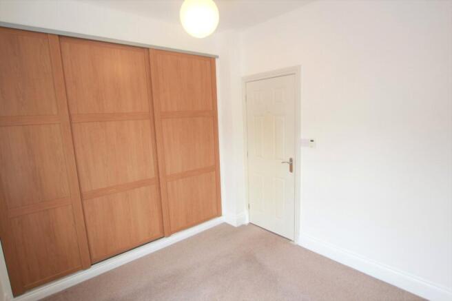 3 bed Terraced to rent Image 5