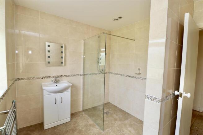 2 bed Detached Bungalow for sale Image 12