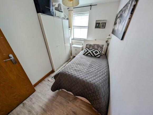bed 2.jpg