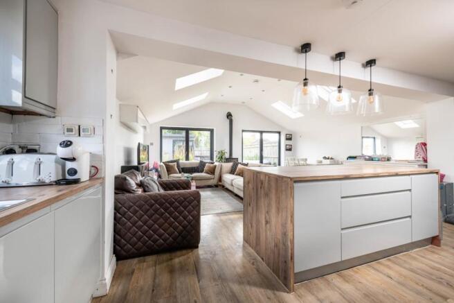 Kitchen/Brk/Family