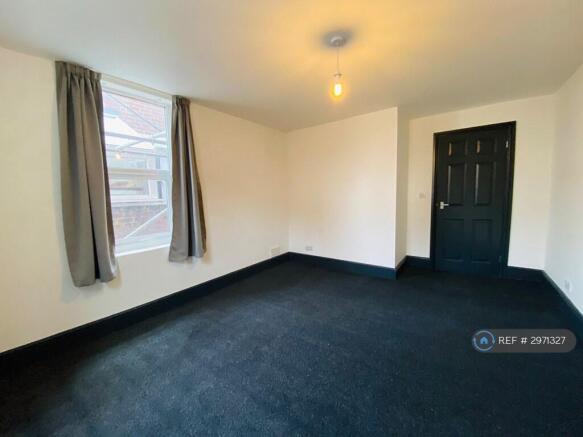 1 bed Flat to rent Image 4