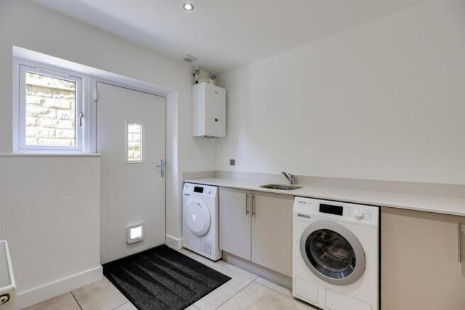 4 bed House for sale Image 12