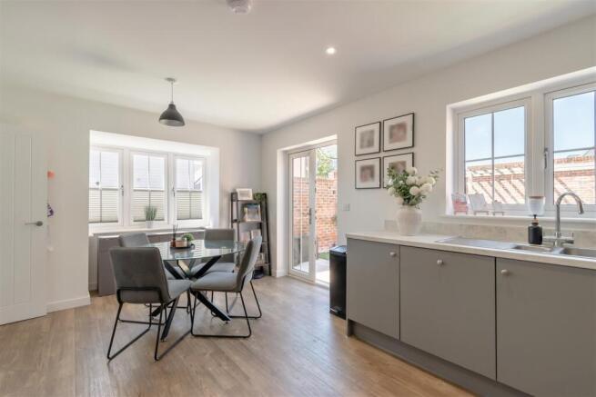 Kitchen/Dining Room
