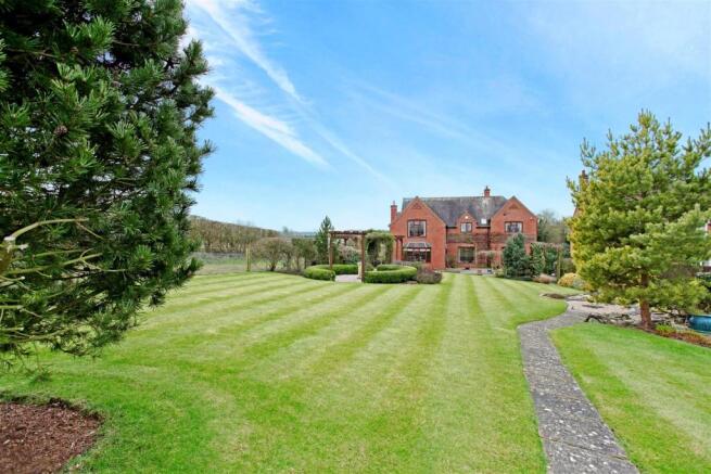 Woodcote House 16221