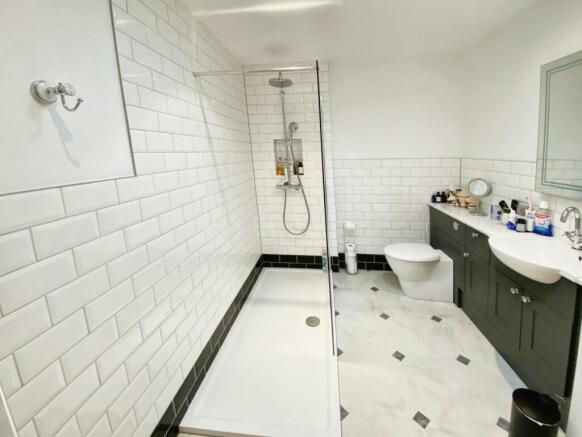 37024d8e-Shower 20Room.jpg