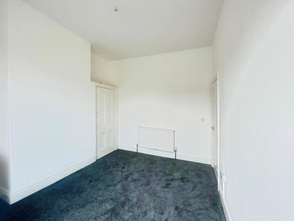 4 bed Terraced to rent Image 9