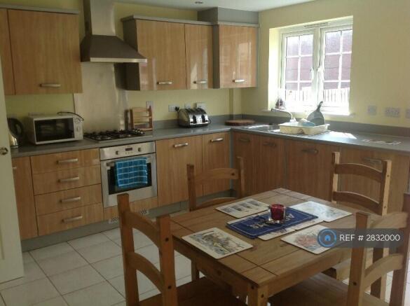 Clean Tidy Kitchen/Dining Area