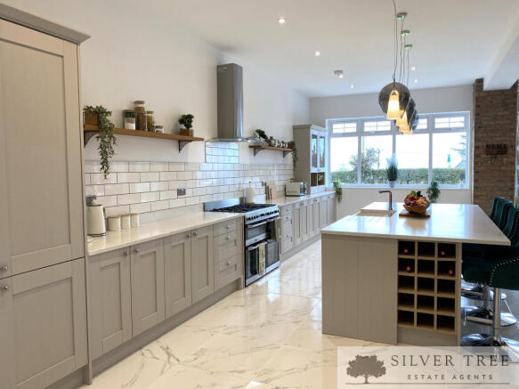 3 bed Detached for sale Image 8