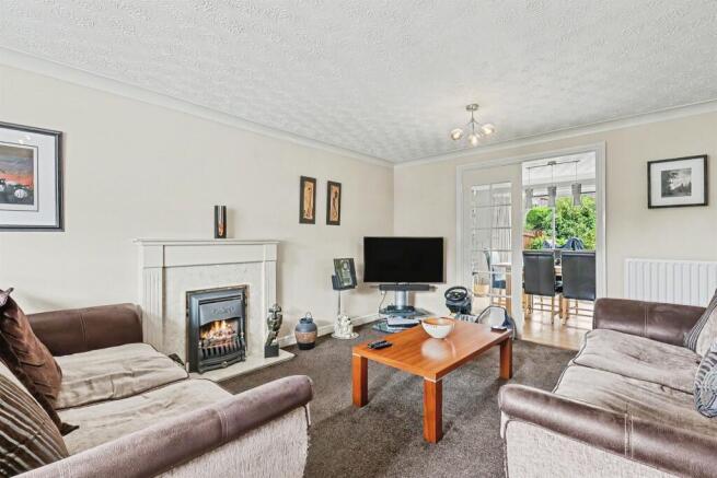 Hunsbury Hill Avenue, Northampton photo 4