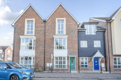 Fuggle Drive, Aylesbury, HP21