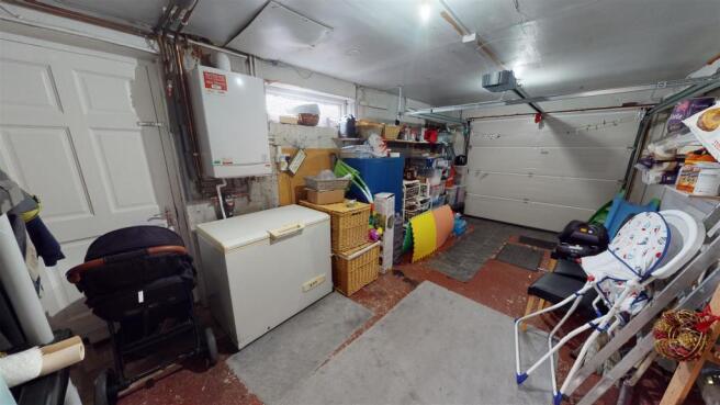 Carmelite Crescent Garage