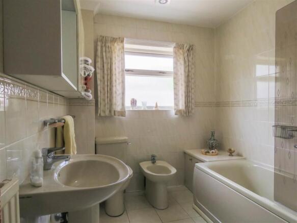 Bathroom.JPG