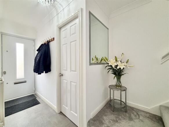 3 bed Semi-Detached for sale Image 9