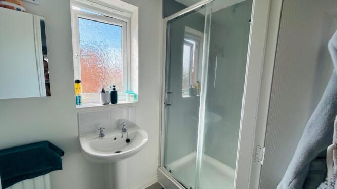 3 bed Semi-Detached for sale Image 10