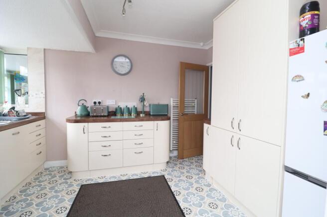 2 bed Detached Bungalow for sale Image 5