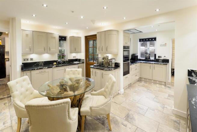 Kitchen - Breakfast Room.jpg