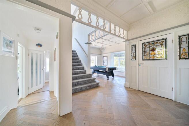 6 bed Detached for sale Image 9